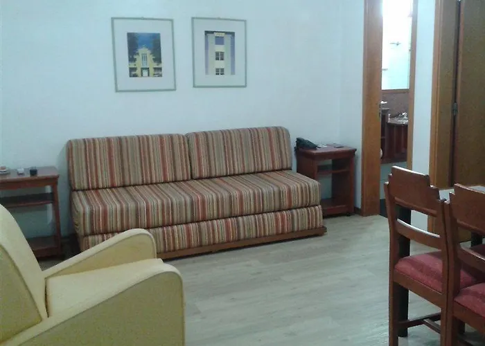 Collins Trade Hotel 3*