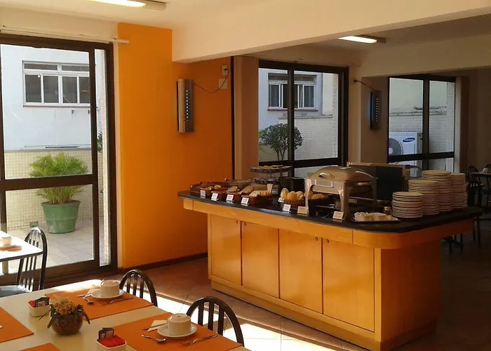 Hotel Collins Trade 3*
