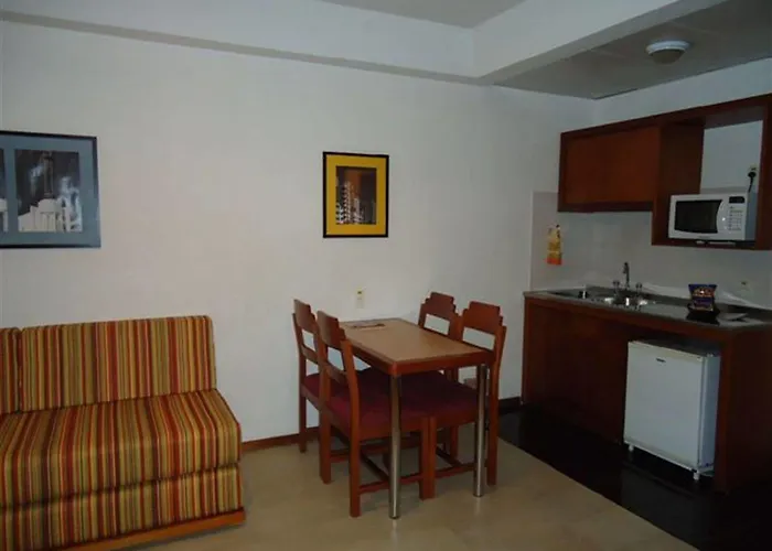 Collins Trade Hotel 3*