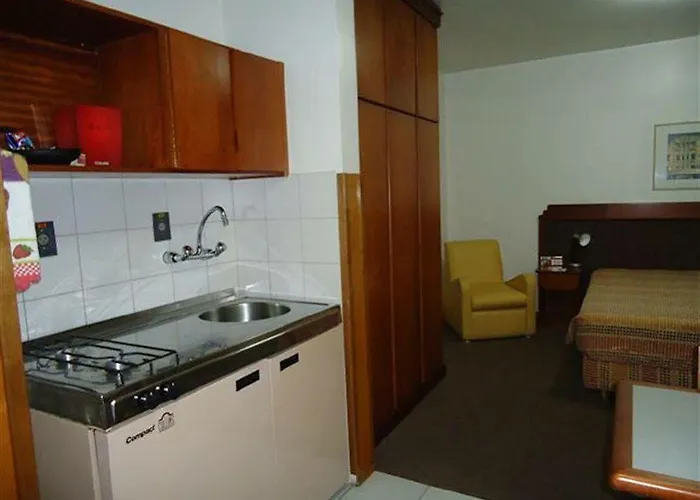 Collins Trade Hotel