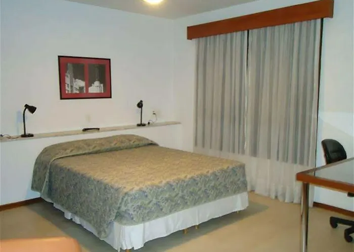 Collins Trade Hotel 3*