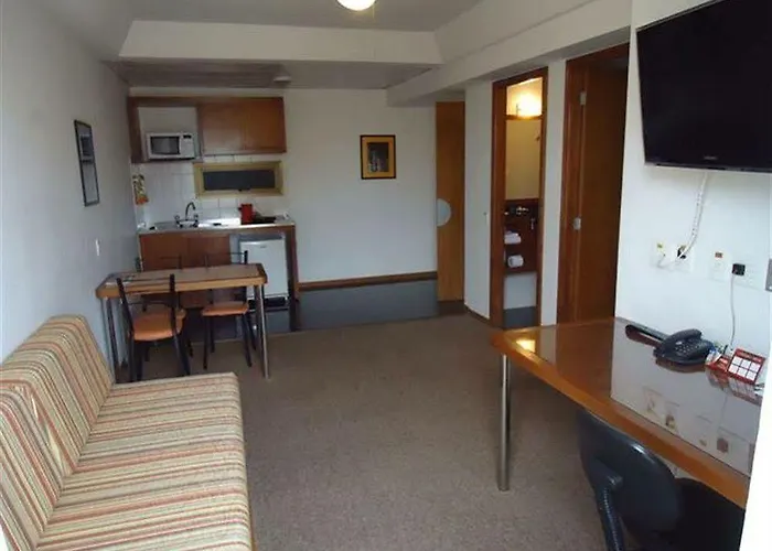 Hotel Collins Trade