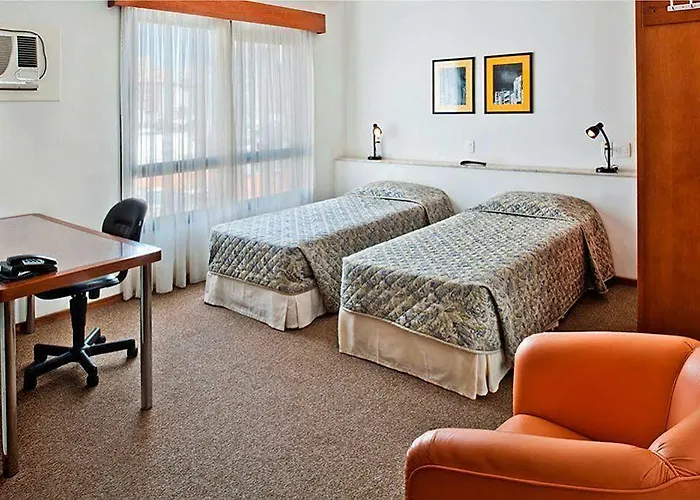 Hotel Collins Trade